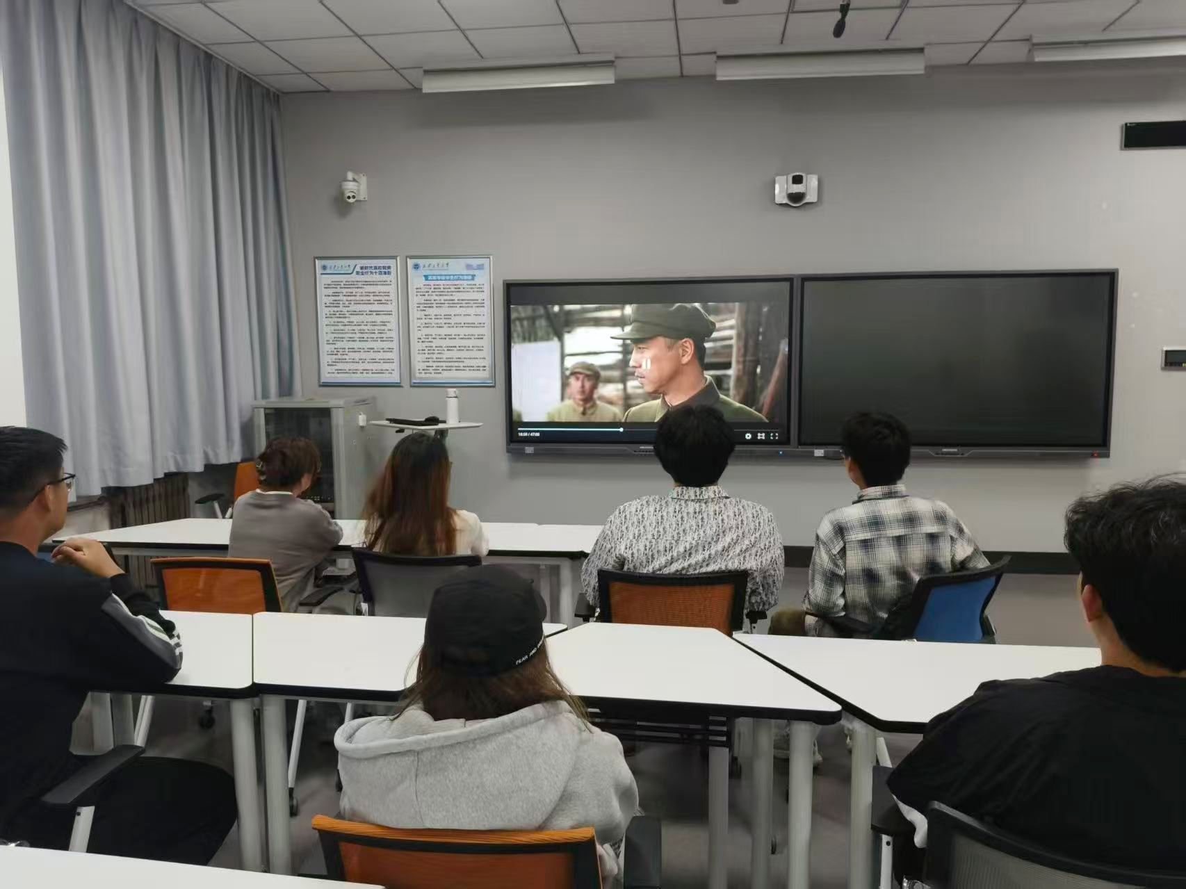 2C748
